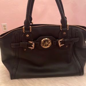 Genuine leather MK purse. Like new without tags.